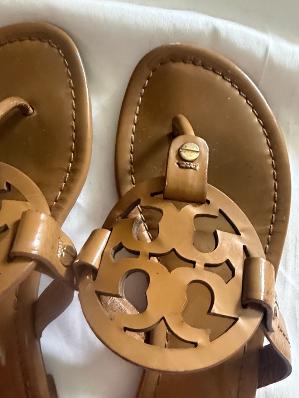 Tory Burch Brown Leather Logo Cutout Thong Sandals - Picture 7 of 14